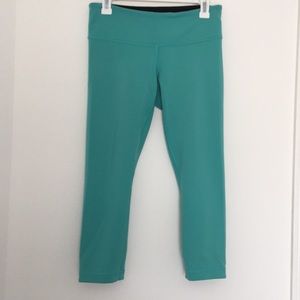 Lululemon Wunder Under cropped leggings